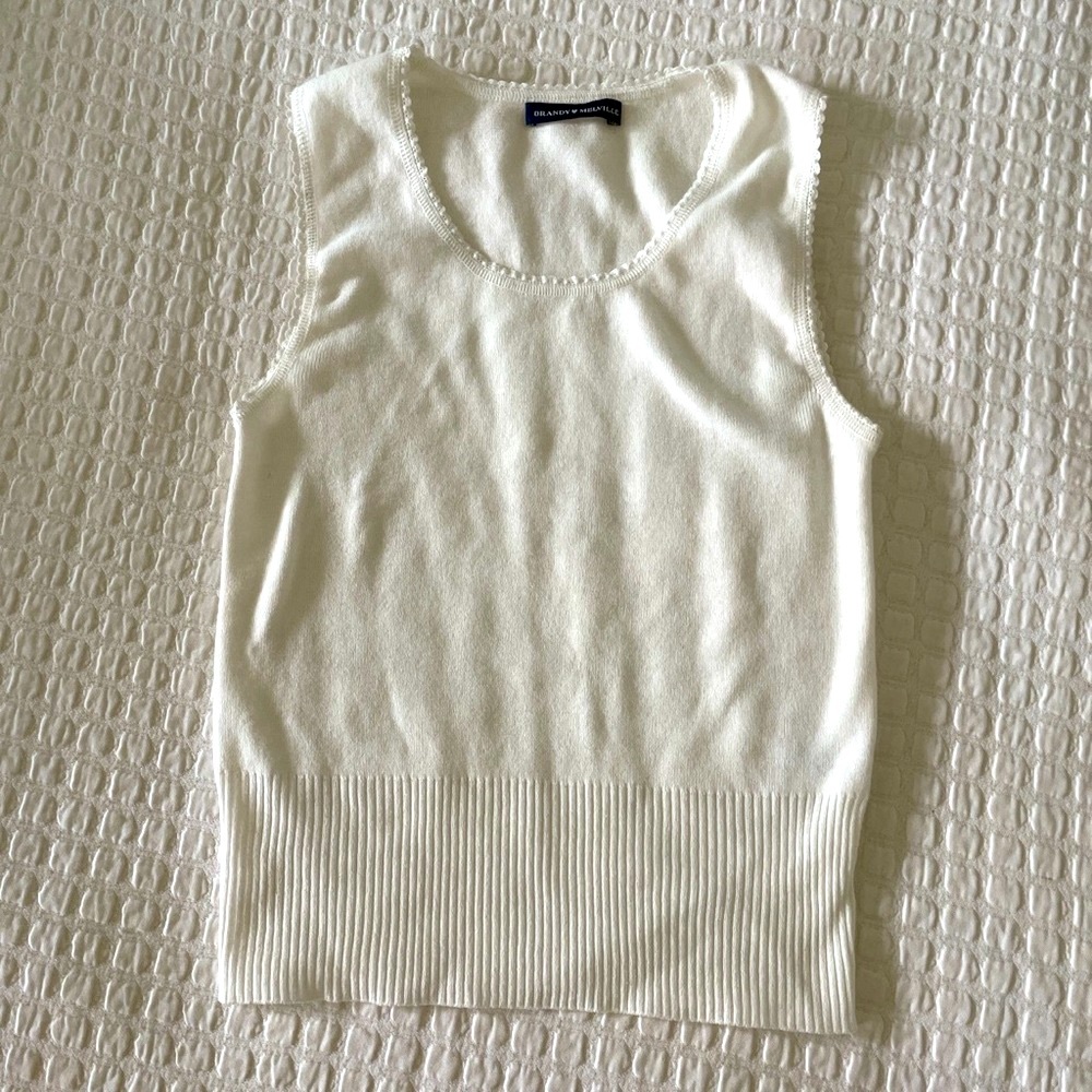 brandy melville tank with frilly lace trim ♡